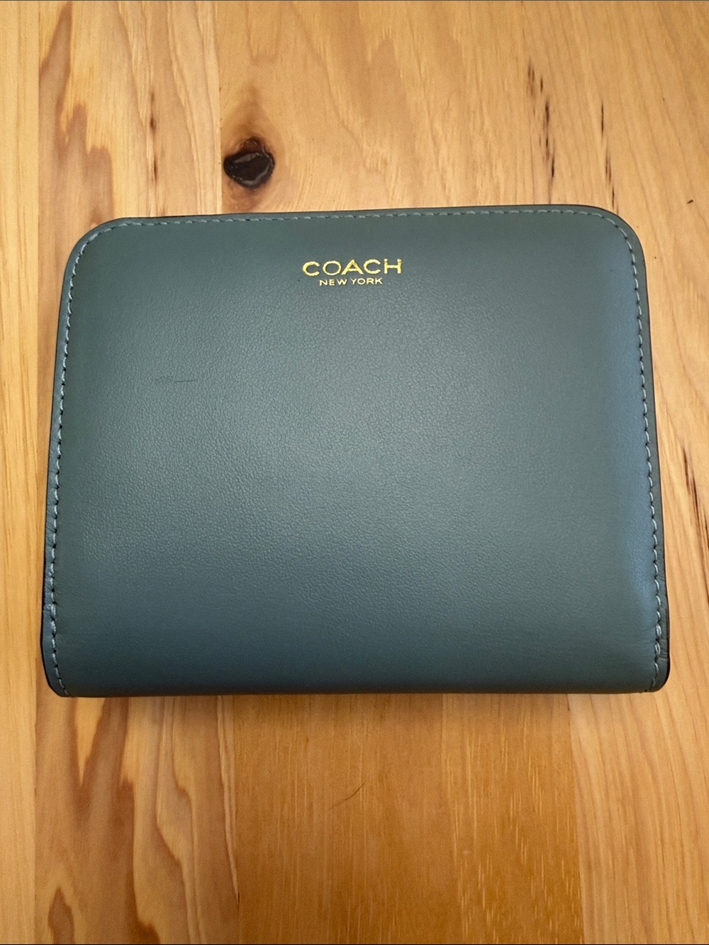 Coach New York Billfold Wallet in Sage